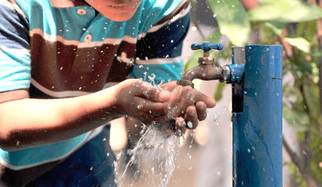 Estudio científico identificó que solo 1 de 4 hogares peruanos cuenta con acceso a agua segura y que además es proporcional al nivel de riqueza. Foto: actua.pe