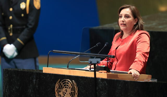 Dina Boluarte señaló que la Policía Nacional recibirá el apoyo de las Fuerzas Armadas durante sus intervenciones. Foto: Presidencia.