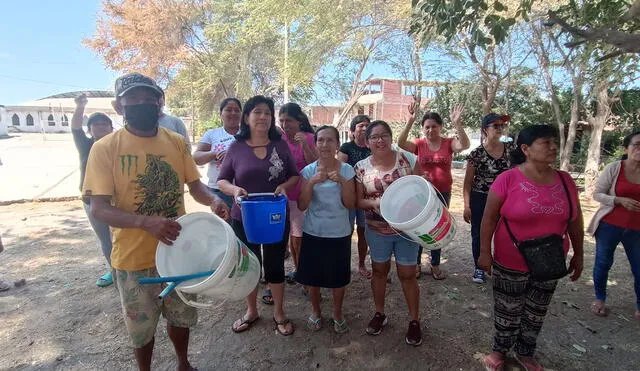 Pobladores marcharon hasta el local de la EPS Grau. Foto: La República