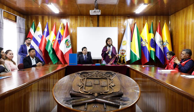 La ministra de Vivienda también instaló la quinta mesa de trabajo regional. Foto: MVCS