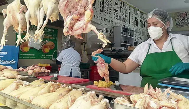 El pollo se comercializó en S/4,67 por kilogramo en los principales centros de distribución de aves vivas de la capital. Foto: Midagri