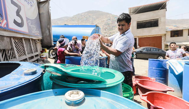 Ciudadanos podrán acudir a puntos de distribución de agua potable durante corte de servicio. Foto: Gobierno del Perú