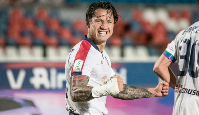 Gianluca Lapadula regresó esta temporada a la Serie A de Italia con el cuadro rosoblú. Foto: Cagliari Calcio