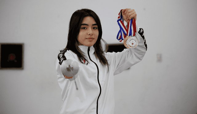 Astrid Bravo (13), ganadora de tres medallas, una de ellas de oro. Foto: Antonio Melgarejo/La República