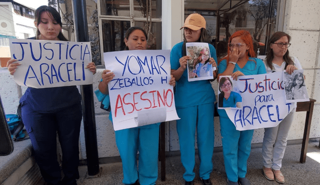 Enfermeras protestaron por el asesinato de su colega en Arequipa. Foto: Leonela Aquino/La República