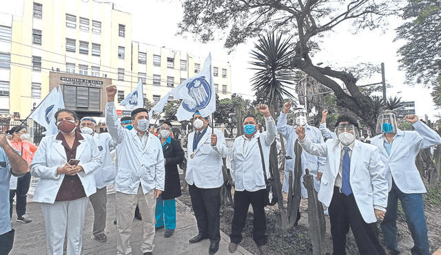 Opción. Médicos que son enviados a las regiones regresan a Lima por falta de oportunidades. Foto: difusión