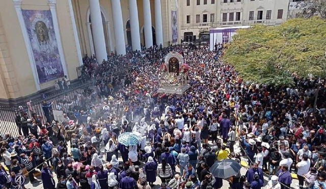 Miles de fieles acompañan al Señor de los Milagros cada año. Foto: Hermandad del Señor de los Milagros