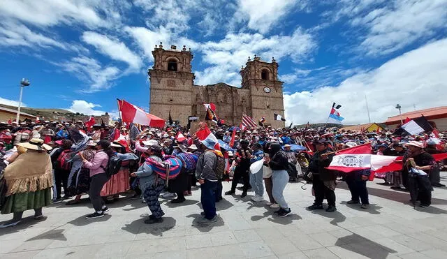 Dirigentes se reunieron en Ácora para ratifi car medidas de fuerza contra Boluarte. Foto: La FRepública