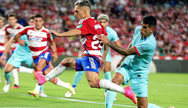 Barcelona visitó a Granada en el Estadio Los Cármenes. Foto: EFE