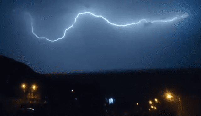 Rayos asustaron a vecinos de Chepén y Pacasmayo. Foto: captura San Pedro - de Lloc. Video: San Pedro - de Lloc