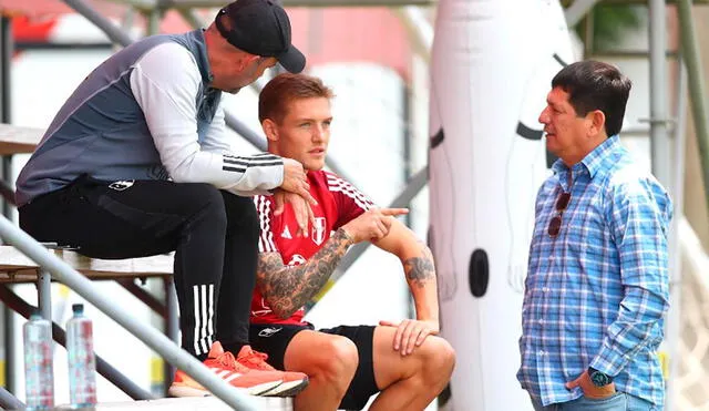 El presidente de la FPF sostuvo un pequeño diálogo con Oliver Sonne en su primer entrenamiento. Foto: Instagram/alozanofpf