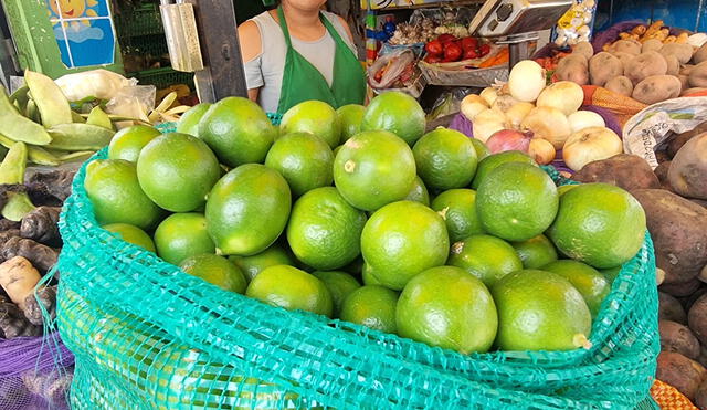 El precio del limón había disminuido en  todos los mercados visitados. Foto: Rosario Rojas / URPI-LR