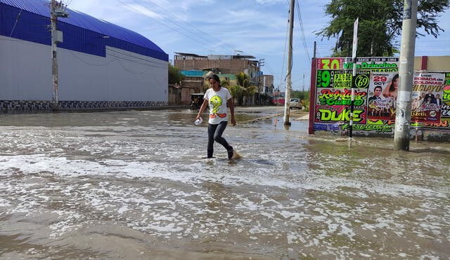 La lluvia de casi seis horas inundó algunas zonas de la ciudad de Chiclayo, por lo que urge el drenaje pluvial. Foto: La República