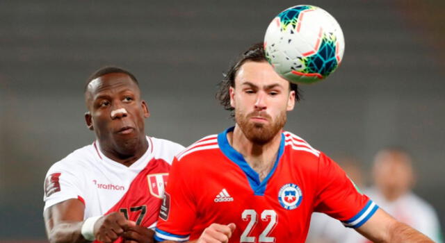 Peru vs. Chile se enfrentan en una nueva edición del clásico del Pacífico, en Santiago. Foto: AFP