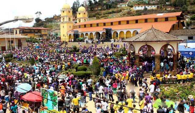 Cada 13 de octubre esta festividad congrega miles de personas, entre habitantes y turistas. Foto: Andina