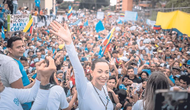 La firme. María C. Machado convoca multitudes en sus mítines. Está en la mira de la dictadura. Foto: EFE
