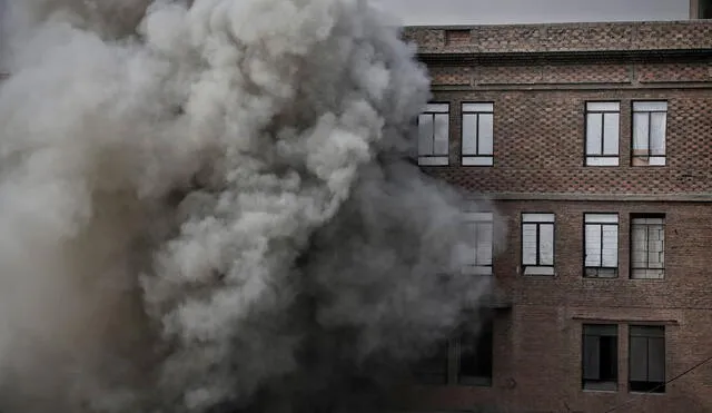 El siniestro ha sido controlado en su mayoría. Foto: Antonio Melgarejo/La República