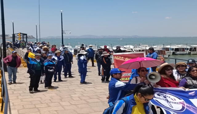 Docentes universitarios protestan en Puno y exigen se le incremente sus sueldos. Foto: La República