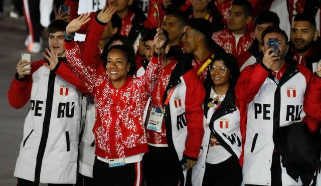 Los 216 deportistas de la delegación peruana desfilaron en la ceremonia de los Juegos Panamericanos. Foto: EFE