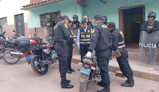 Policías intervienen viviendas de prestamistas. Foto: La República