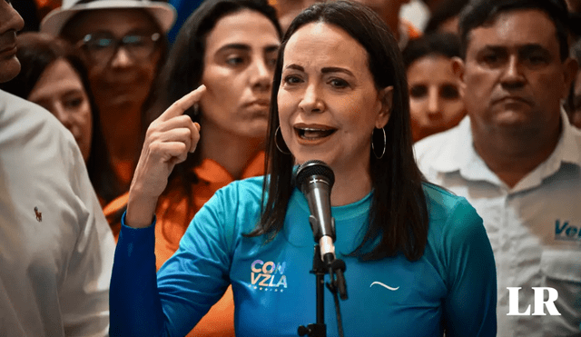 María Corina Machado recibió los resultados en su centro de campaña. Foto: composición LR/AFP