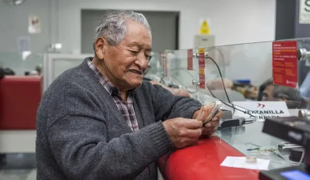 Si trabajas en el Estado, es importante que conozcas cuáles son las fechas para que te depositen tu remuneración o pensión. Foto: Andina