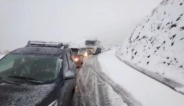 El último lunes cayó nieve en la carretera de Arequipa, Puno y Cusco. Foto: La República