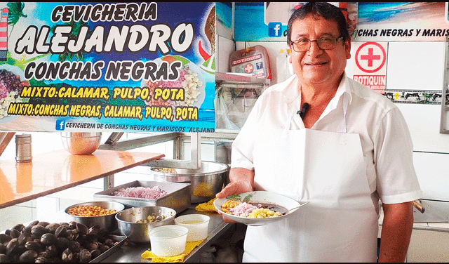 'Alejandro' se ha convertido en el punto fijo de los chalacos para comer un exquisito ceviche de conchas negras. Foto: composición LR/ Elisa Cruz