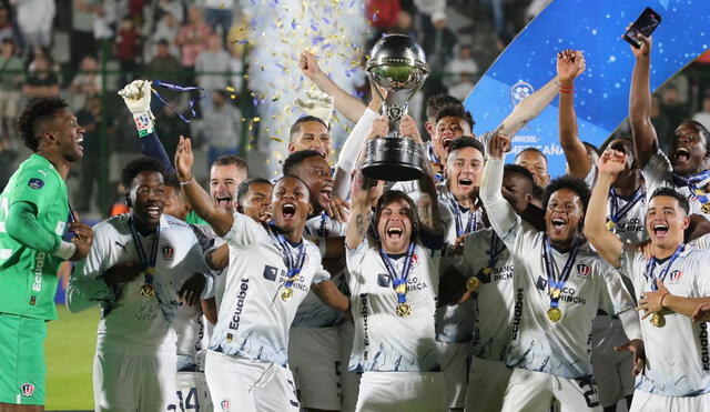 LDU Quito campeonó la Copa Sudamericana tras vencer en penales a Fortaleza. Foto: EFE