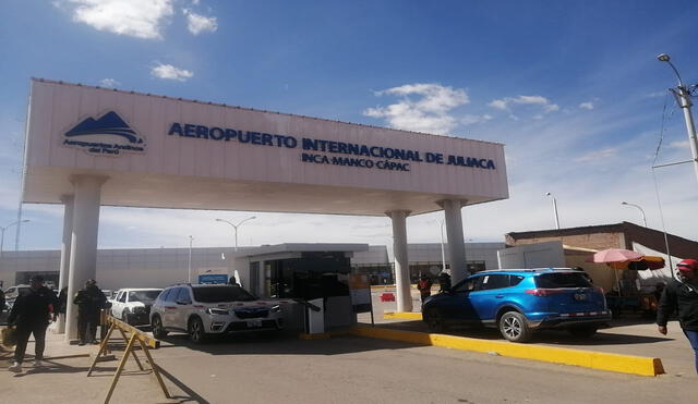 Terminal aéreo estuvo cerrado varios meses debido al deterioro de la pista de aterrizaje. Foto: La República