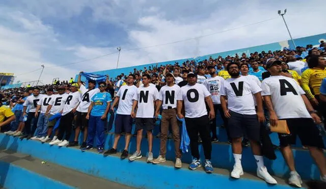 Hinchas de Sporting Cristal exigen la salida de Innova Sports de la institución. Foto: X/@ComunidadCeleSC