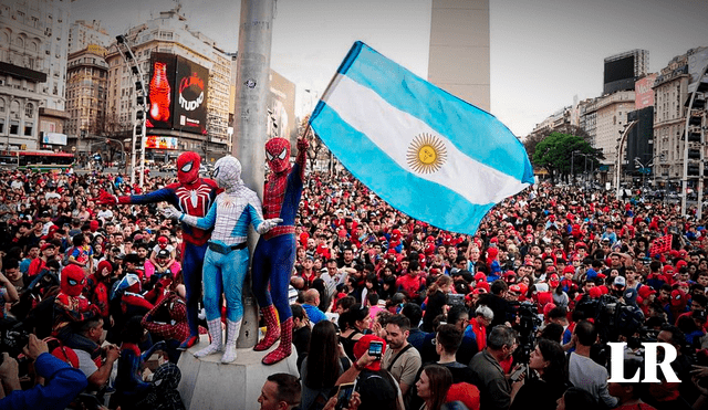 El influencer Uki Deane convocó a miles de personas vestidas de spiderman como acto solidario. Foto: Uki Deane/Instagram