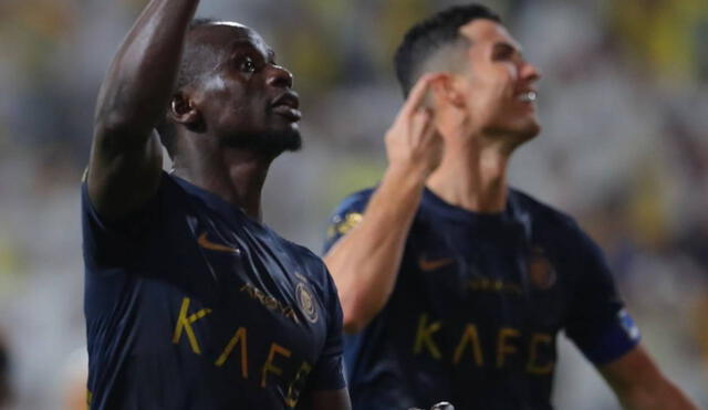 Sadio Mané celebrando junto con Cristiano Ronaldo el gol de la victoria para Al Nassr. Foto: X/@AlNassrFC_EN