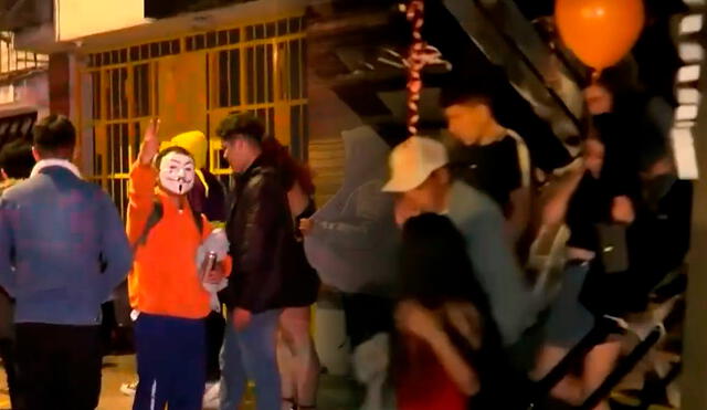 PNP realizó un control de identidad en los locales nocturnos intervenidos. Foto: composición LR/América TV