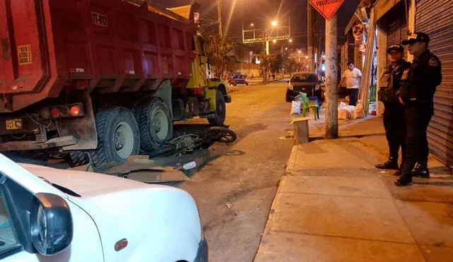 Los conductores del tráiler y de la furgoneta fueron detenidos en la comisaría de Zárate. Foto: La República