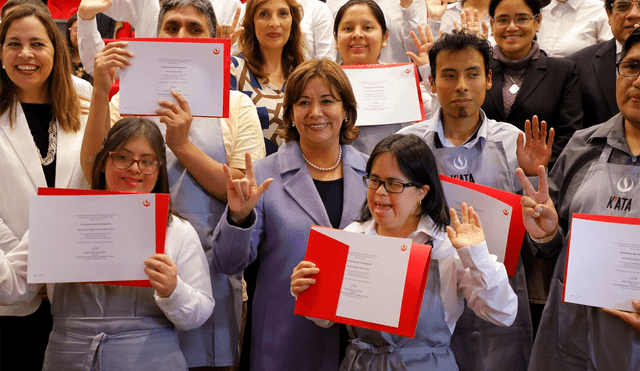 La ceremonia de clausura estuvo encabezada por la ministra de la Mujer, Nancy Tolentino. Foto: MIMP