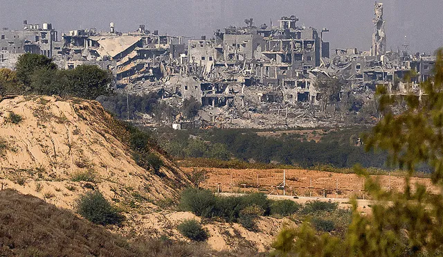 Gaza en escombros. Vista de la zona de combates en un barrio en la Franja de Gaza, muy cerca de la frontera con Israel. Foto: EFE