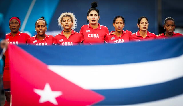 Gran parte de las deportistas que pidieron refugio en Chile pertenecía a la selección de hockey de Cuba. Foto. EFE