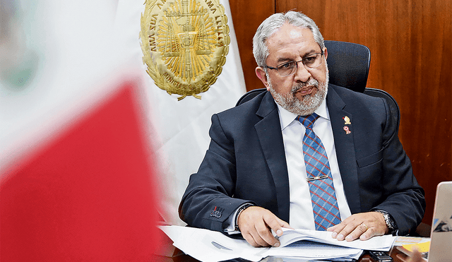 ¿Legitimidad de procedimientos? Tanto la fiscal de la Nación, Patricia Benavides, como el jefe de la ANC, Juan Fernández Jerí, sostienen que hay razones legítimas para estos procesos. Foto: Félix Contreras/La República ¿Legitimidad de procedimientos? Tanto la fiscal de la Nación, Patricia Benavides, como el jefe de la ANC, Juan Fernández Jerí, sostienen que hay razones legítimas para estos procesos. Foto: Félix Contreras/La República