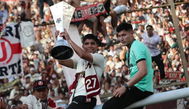 Universitario de Deportes levantó el trofeo de la Liga 1 en el estadio Monumental 'U' Marathon. Foto: La República/Luis Jiménez