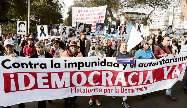 Manifestación. La CNUL ha anunciado movilizaciones en diciembre contra la postura dictatorial del Congreso y del Ejecutivo. Foto: Marco Cotrina/La República