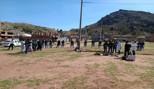 Policía investiga muerte de delincuente y vecinos los cuestionan. Foto: Liubomir Fernandez LR