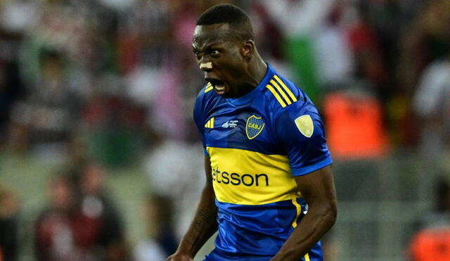 Luis Advíncula se reintegró a los entrenamientos del cuadro xeneize tras el Perú vs. Bolivia. Foto: EFE