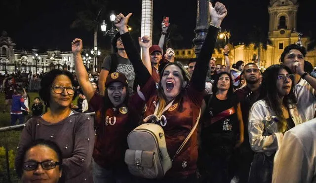 Los hinchas venezolanos acompañaron a su selección desde su llegada el lunes 20 de noviembre. Foto: Jesús Maza/LR