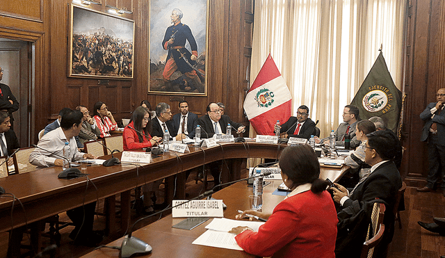 Sesión. Grupo de trabajo recibió la última opinión técnica sobre los impactos de disponer recursos de las AFP, esta vez del presidente del BCRP, Julio Velarde. Foto: difusión