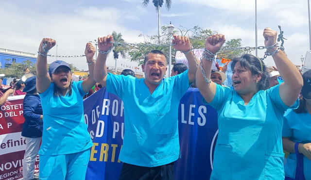 Son varios años que personal lleva exigiendo un pago digno y que se de una verdadera reivindicación social. Foto: Sergio Verde/URPI- LR