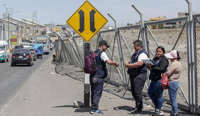 Peritos acudieron a Puente Añashuayco para determinar circunstancias de asesinato de Jhan Carlos Condori en protestas. Foto: Rodrigo Talavera / La República