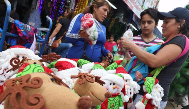 Mypes afrontaran una difícil temporada navideña tras la crisis económica en el país. Foto: Andina