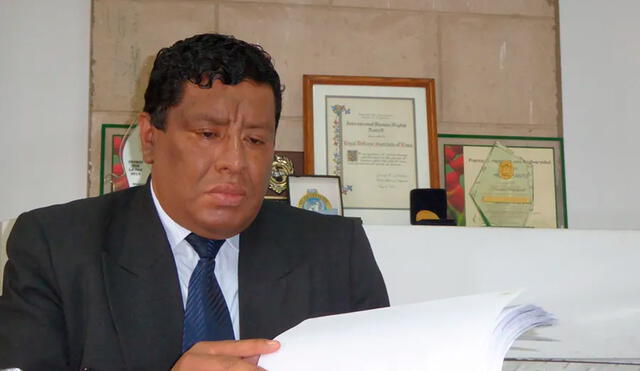El abogado de IDL, Sigfredo Florián, patrocina a 13 víctimas de esterilización forzada. Foto: Javier Lizarzaburu/BBC