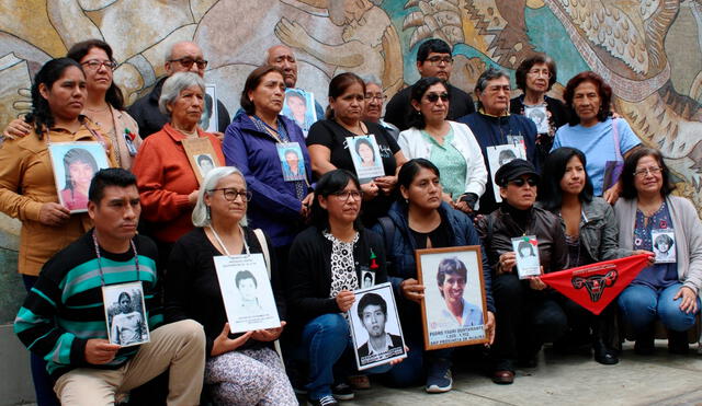 Familiares de las víctimas de Barrios Altos y La Cantuta exigen justicia. Foto: fuentes de La República